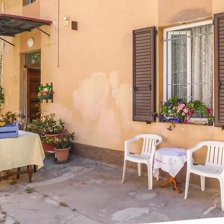 2 Bedroom Pet Friendly In *
